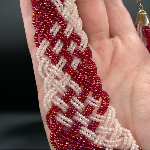 Rare Vintage Wide Collar Beaded Necklace with Red and Pink Seed Beads - Picture 11 of 12